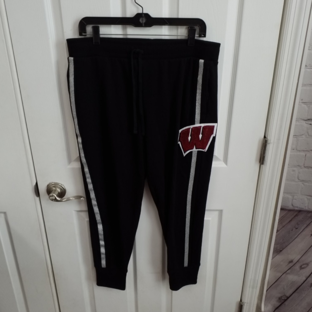 NWT VS Pink Wisconsin Badgers Joggers Size Large - Picture 2 of 9
